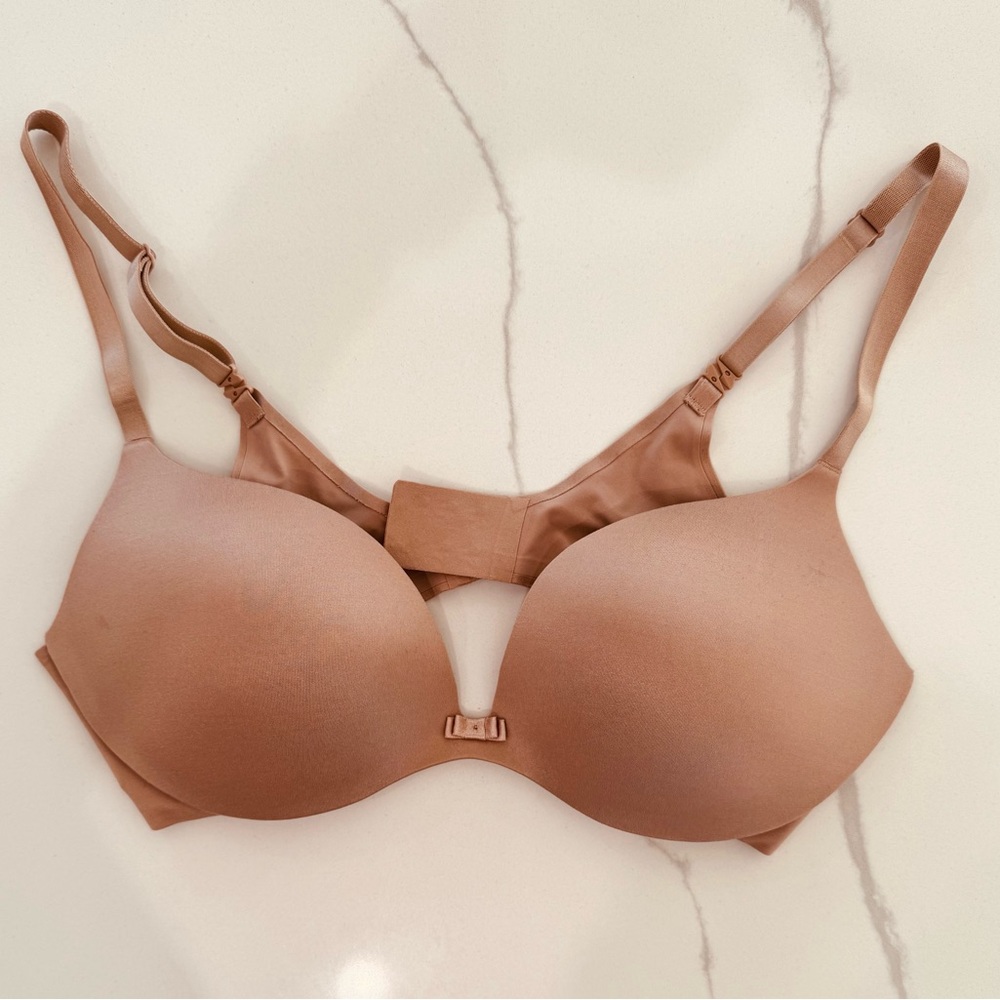 Victoria’s Secret Body by Victoria Plunge Seamless Tan Bra 38C